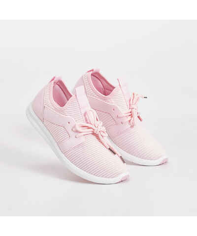 Светло розовые кроссовки